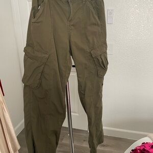 H&M Women’s Khaki Cargo Pants